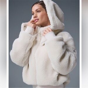 alo Foxy Sherpa Jacket アロー ブルゾン アイボリー M Foxy Sherpa Jacket - Ivory | Alo Yoga